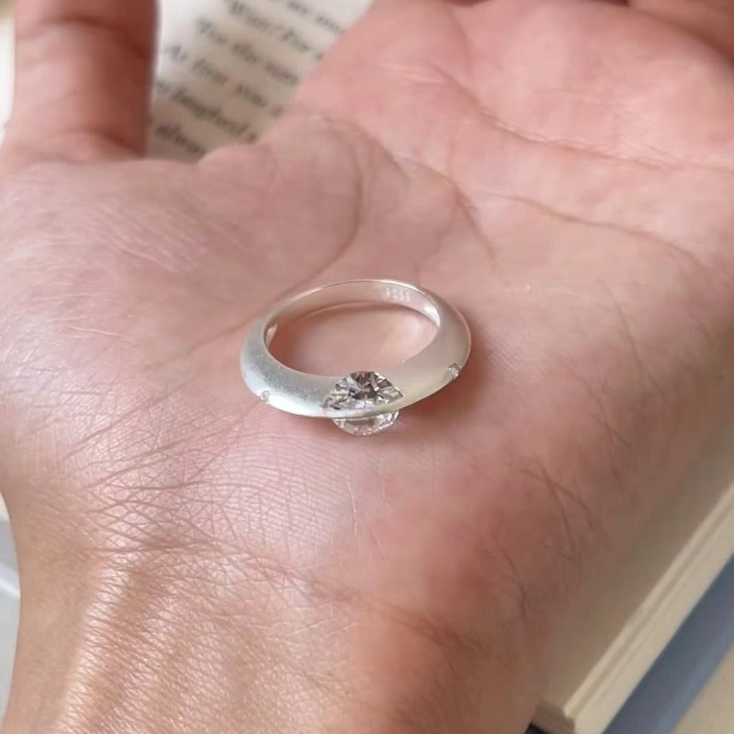 Silber Rund um den Planeten Ring