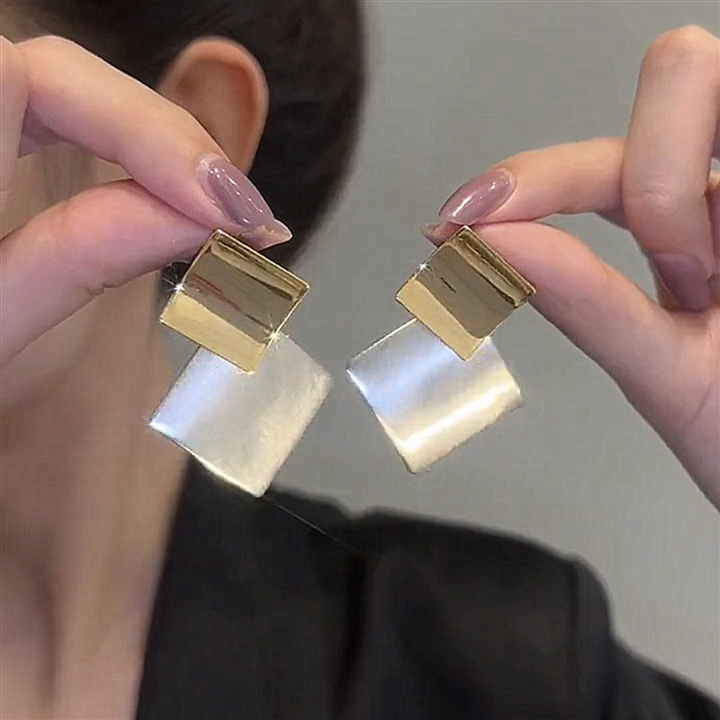 Quadratische Clashing-Ohrringe