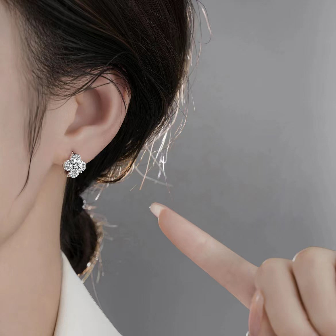 Moissanit Klee-Ohrringe | Weißgold