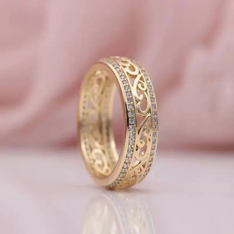 Zarter gravierter Ring - Elegantes Strass-Accessoire
