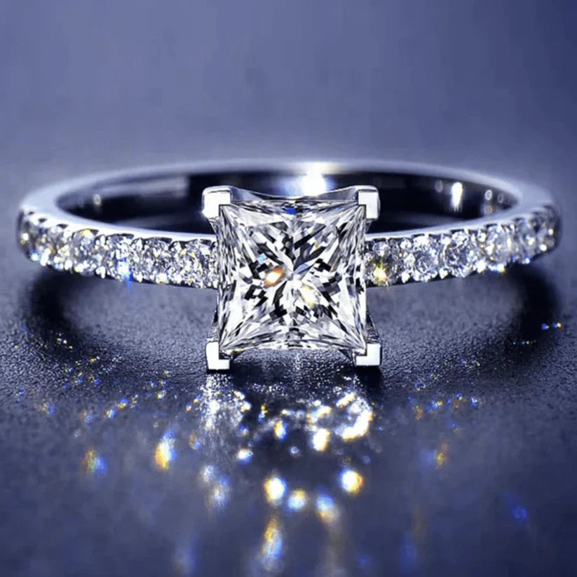 Leontina Gualtieri Ring | Weißgold 18k