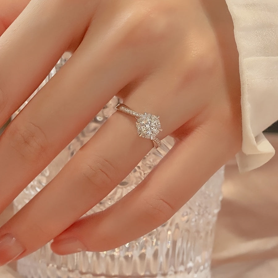 Eleganter herzförmiger Ring mit synthetischem Edelstein
