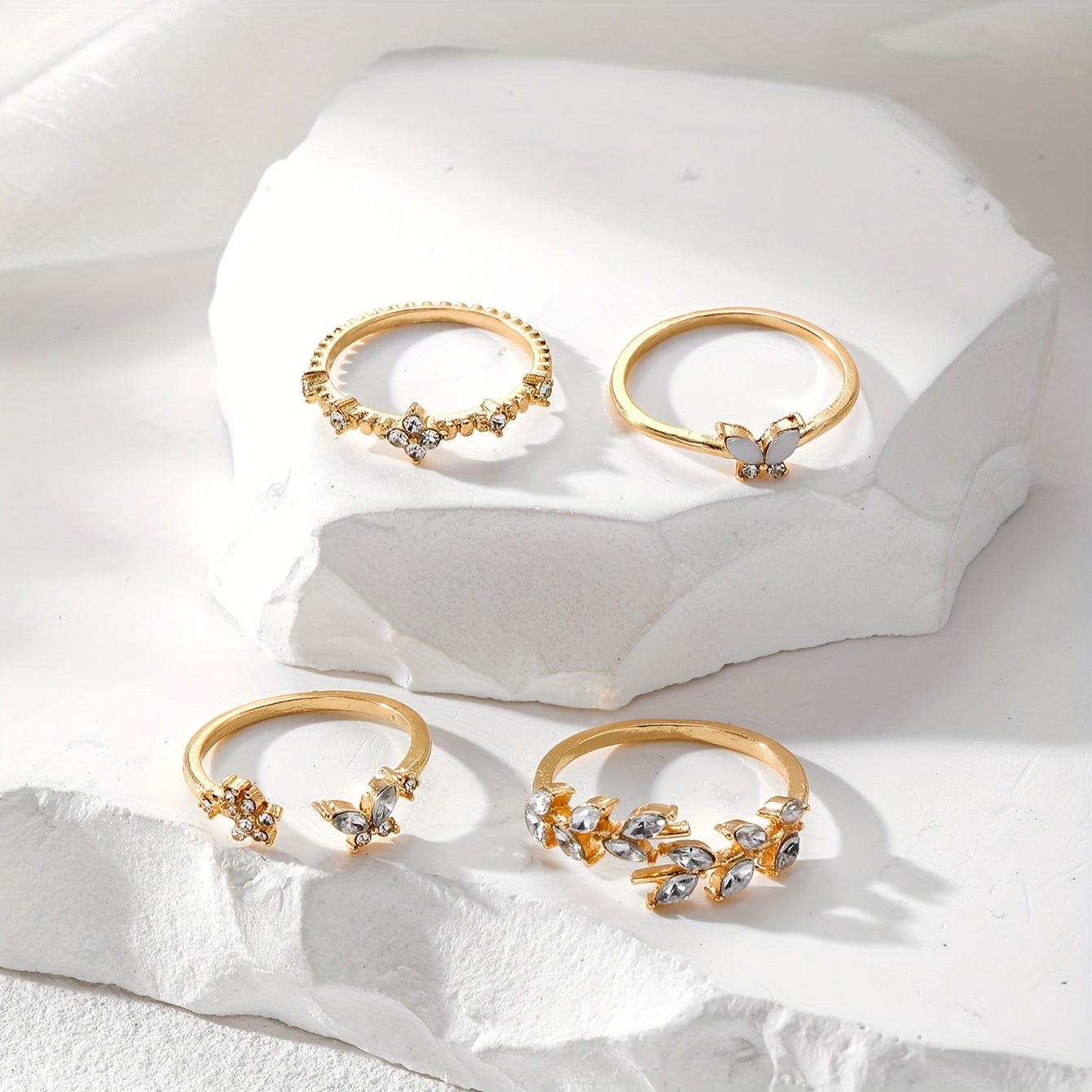 4-teiliges Strassstein-Ring-Set für Frauen
