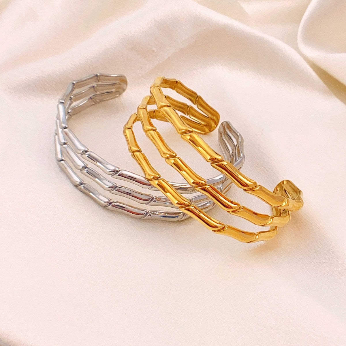 Cece C-förmiges Titan-Stahl-Armband - Silber