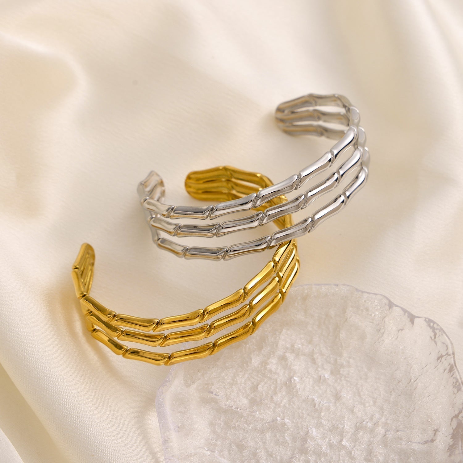 Cece C-förmiges Titan-Stahl-Armband - Silber