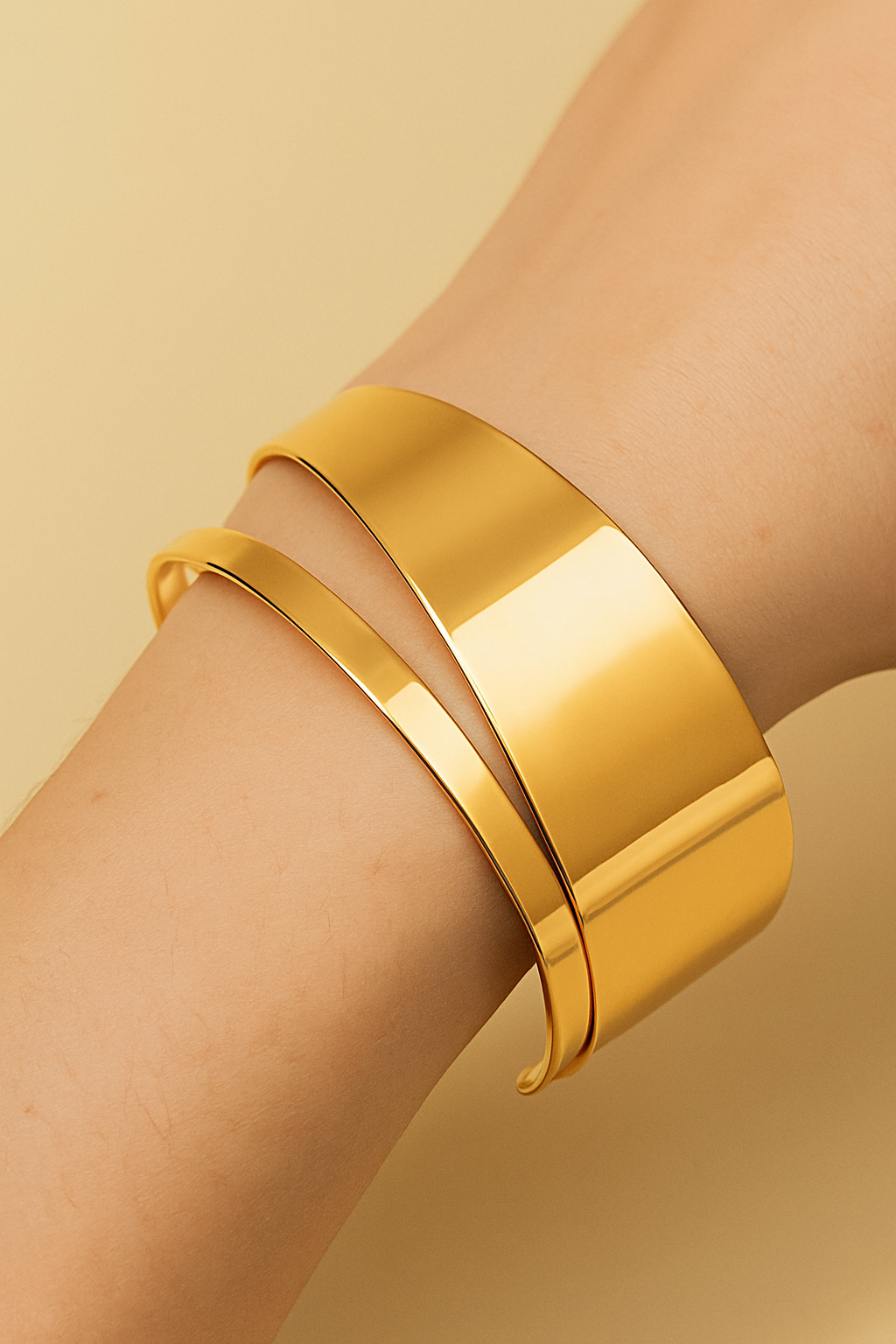 Elegantes schickes Eisenarmband für Frauen - vielseitiger Stil
