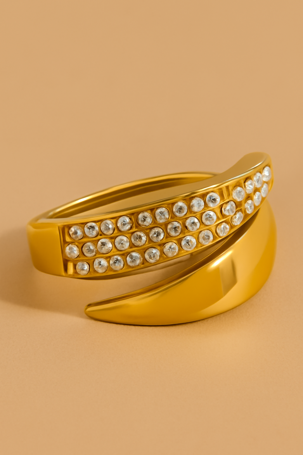 Damenring mit spitzem Flügelmotiv - synthetischer Zirkoniumdioxid