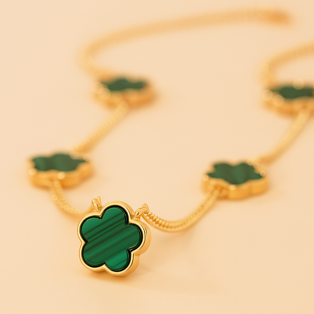 Elegante florale Anhänger-Halskette für Frauen