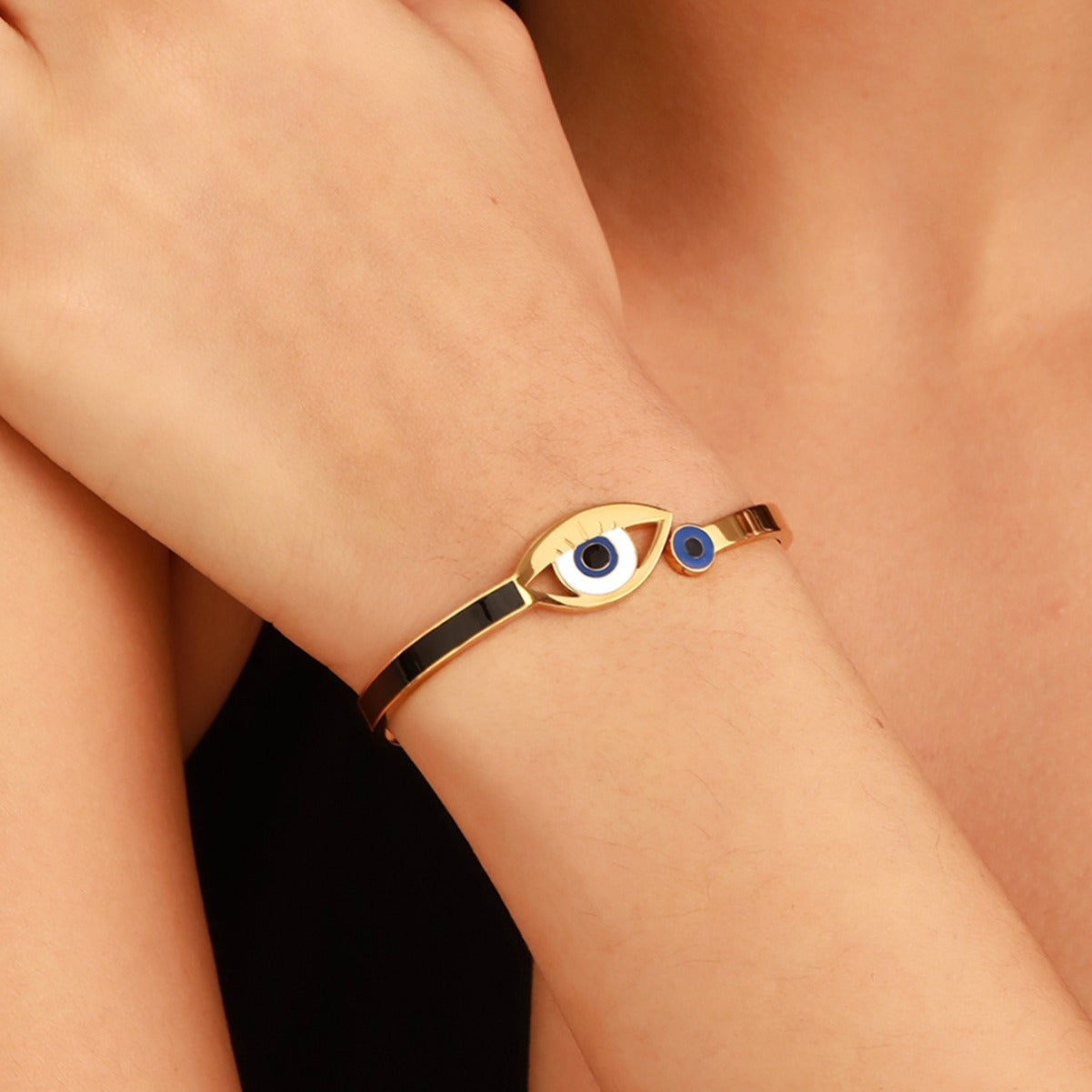 Emilia Armreif - Böses Auge - Gold - Titanium Stahl