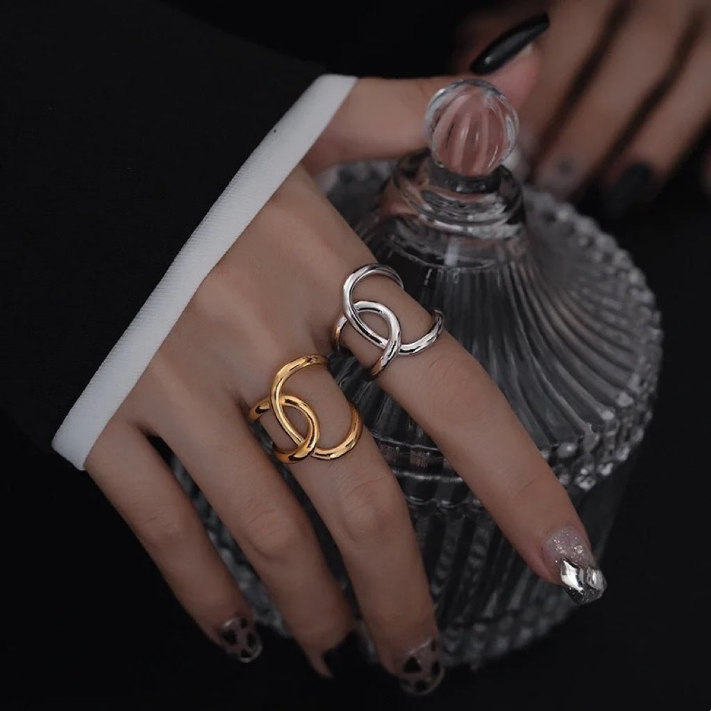 Double C Lnotted Line Verstellbarer Ring