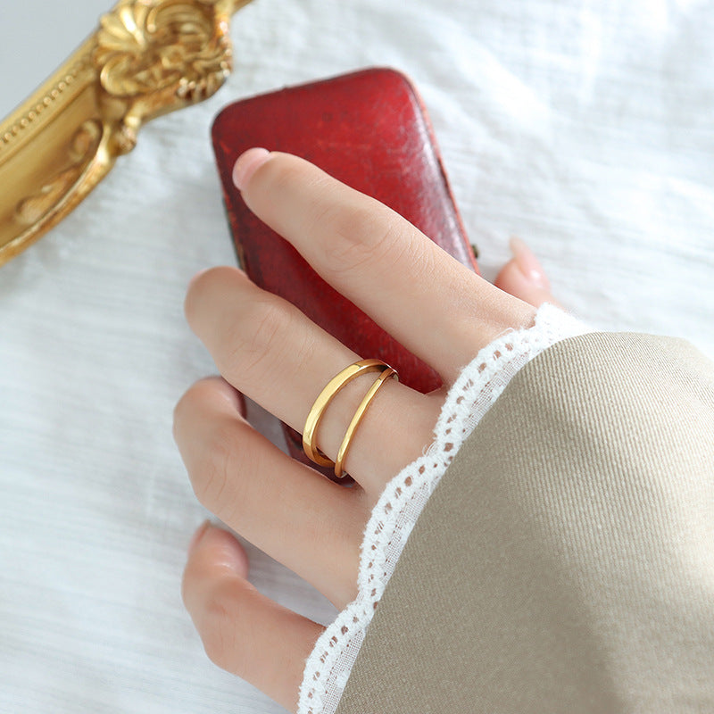 Goldring mit Nilbeschichtung