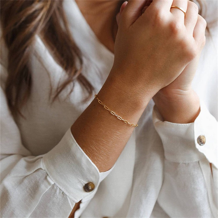 Maybelle Gold Büroklammer-Kettenarmband