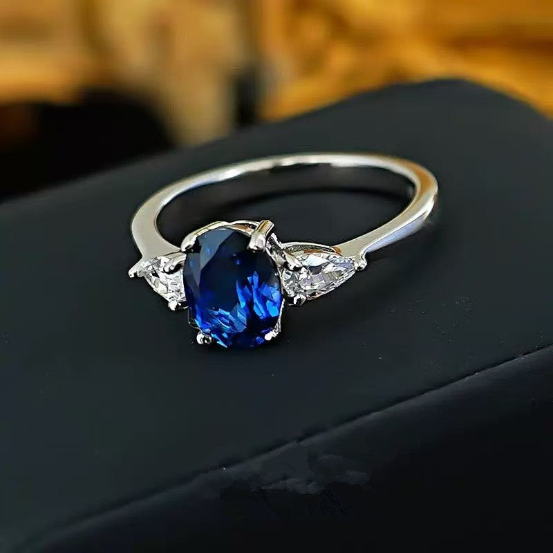 Marin Thorneau Ring | Weißgold