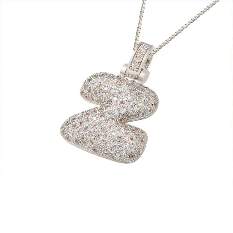 Halskette mit Pavé-Bubble-Initiale