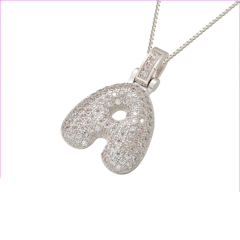 Halskette mit Pavé-Bubble-Initiale