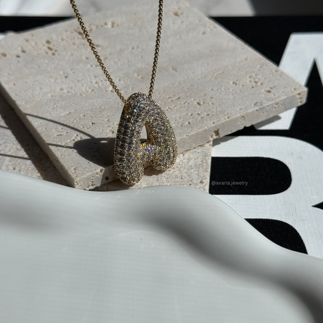 Bubble Initial Diamond Halskette