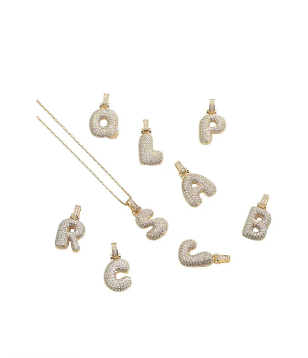 Halskette mit Pavé-Bubble-Initiale