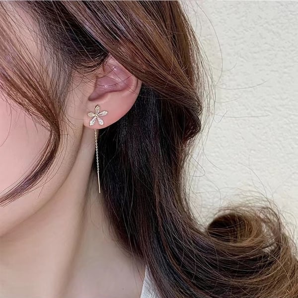 Glänzende Diamant-Blumen-Ohrringe