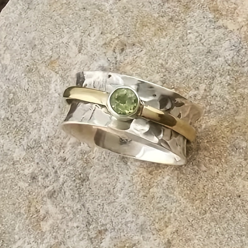 Eleganter grüner Ring
