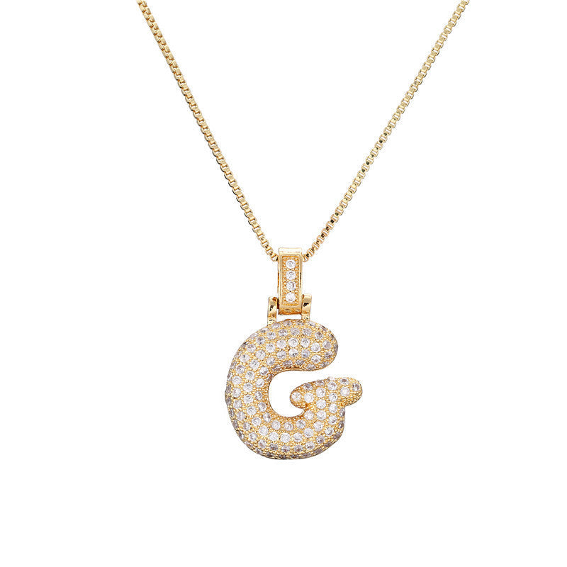 Halskette mit Pavé-Bubble-Initiale