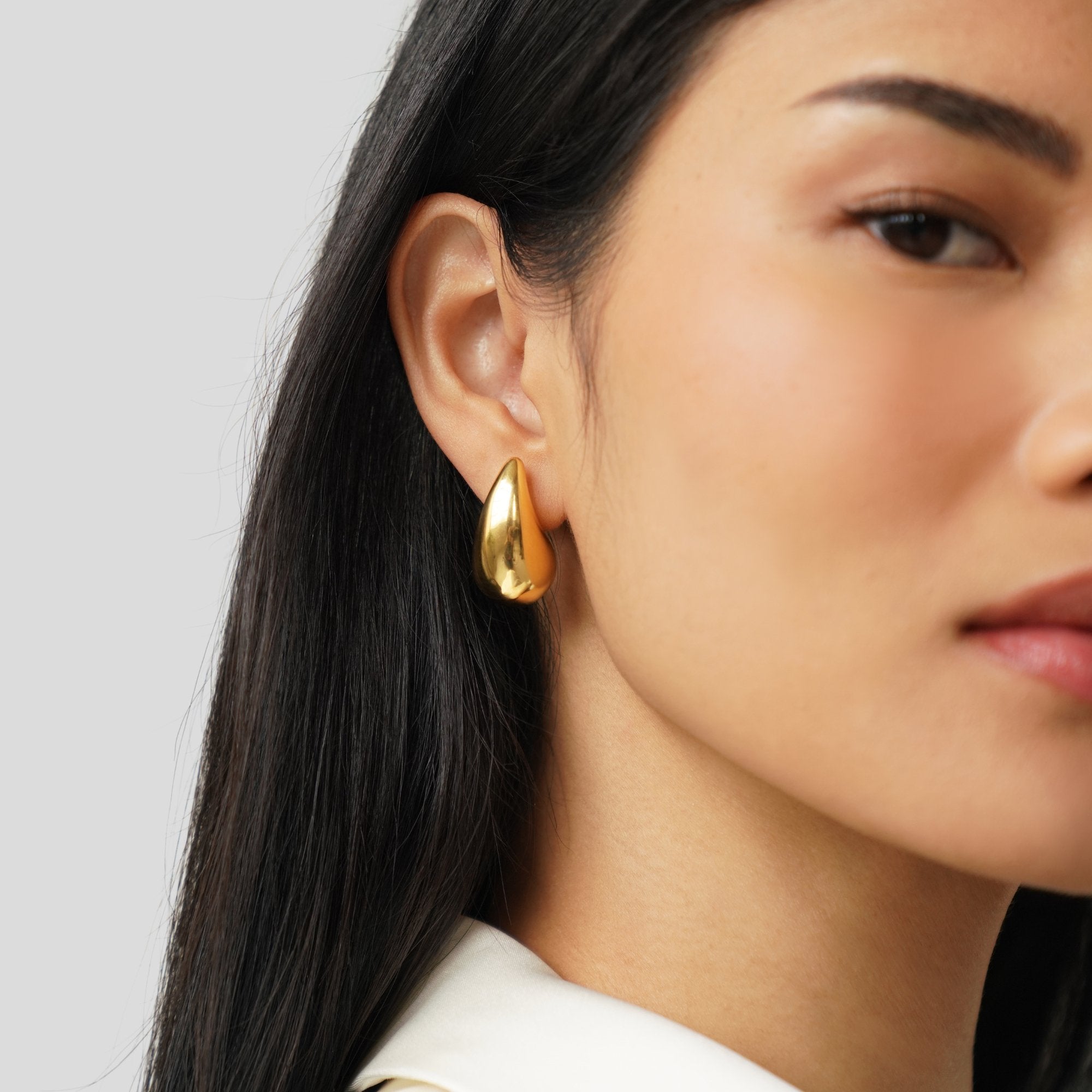 Ame – Goldene Tropfenohrringe