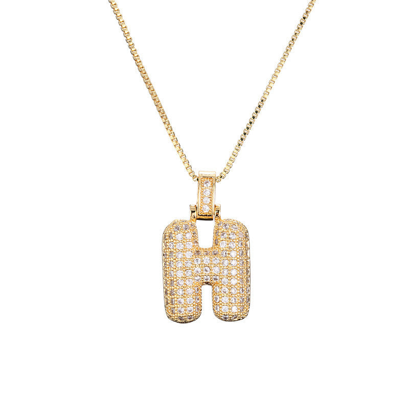 Halskette mit Pavé-Bubble-Initiale