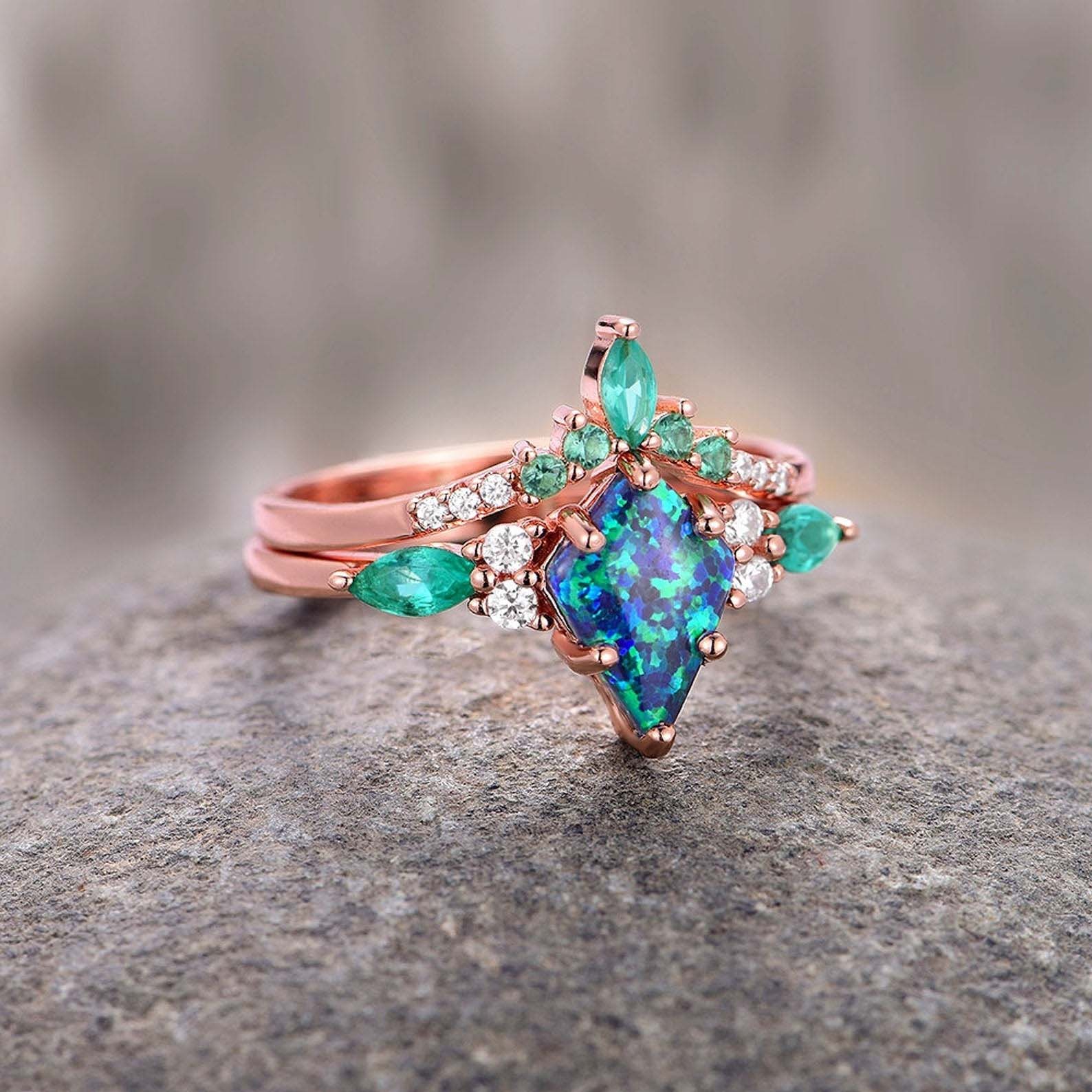 Skye Paar-Ring-Set – Pfauen-Opal in Pfauenblau, in Rosévergoldung & Wolfram