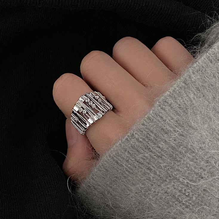 Durchbrochener, perlenbesetzter, verstellbarer Ring