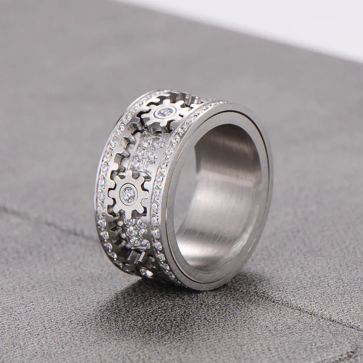Paar-Entspannungsring – Vollständig mit Diamanten besetztes, drehbares Zahnrad-Design
