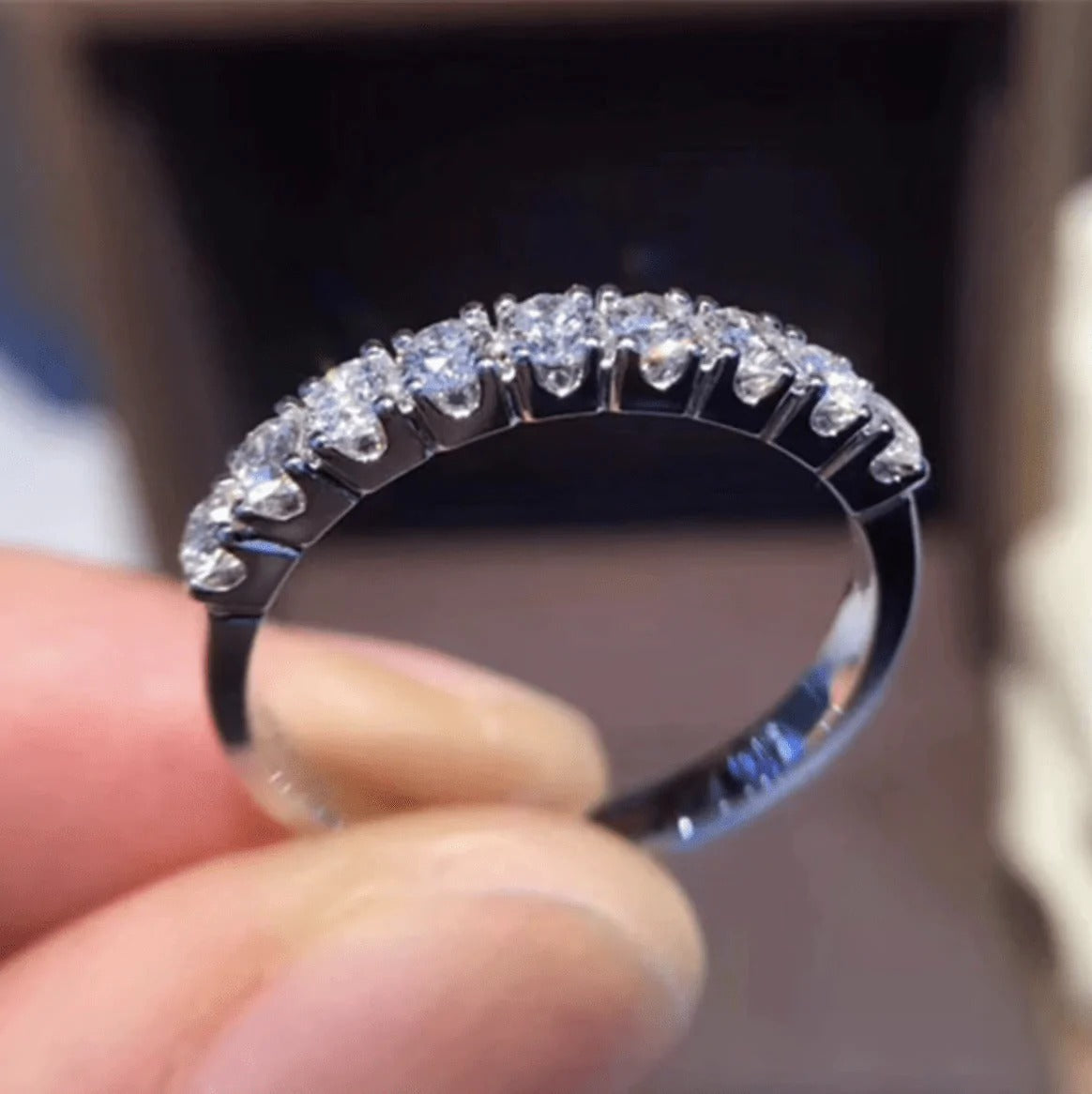 Der Daybreak Daisy Band Ring