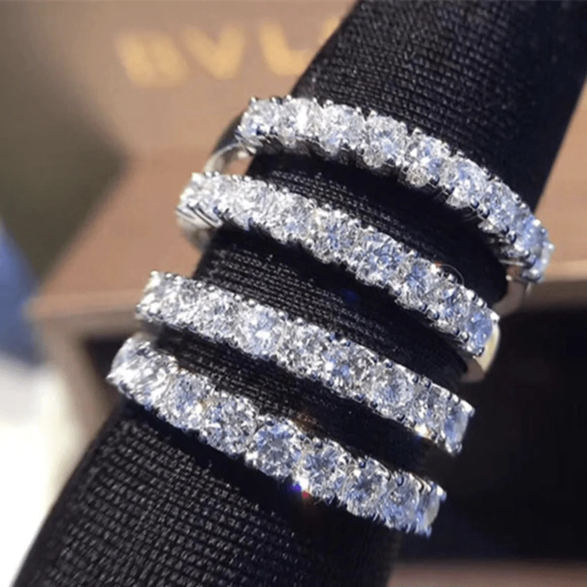 Der Daybreak Daisy Band Ring