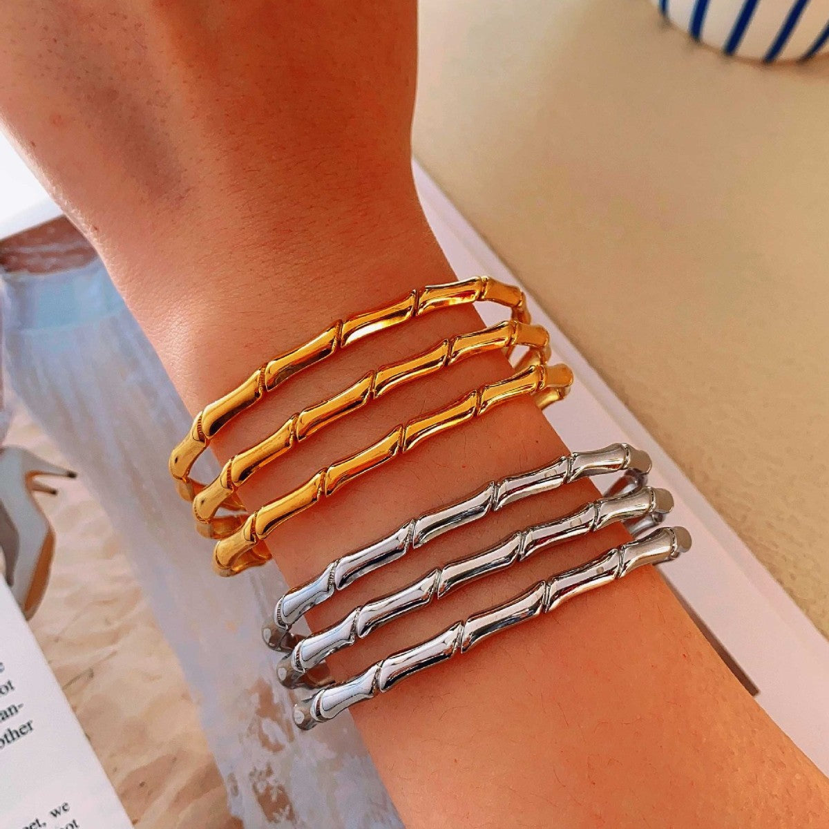 Cece C-förmiges Titan-Stahl-Armband - Gold