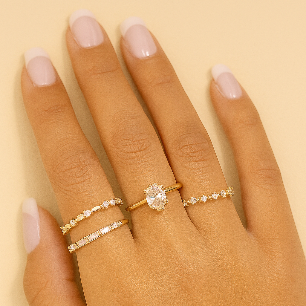 Elegantes 4-teiliges Stapelring-Set - funkelnde Zirkonia-Tränen