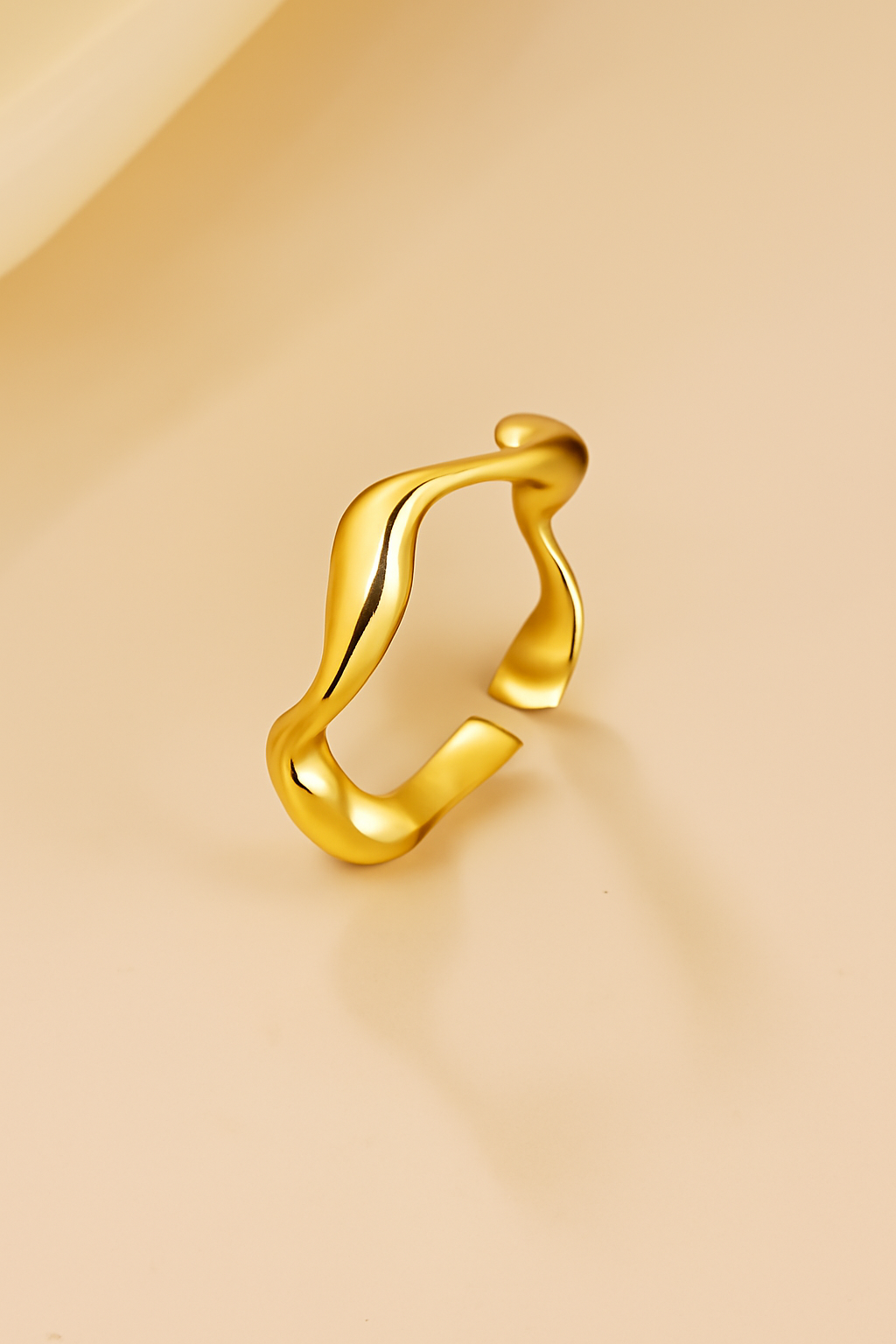 Zarter Vergoldeter offener Ring Wave - verstellbare Passform