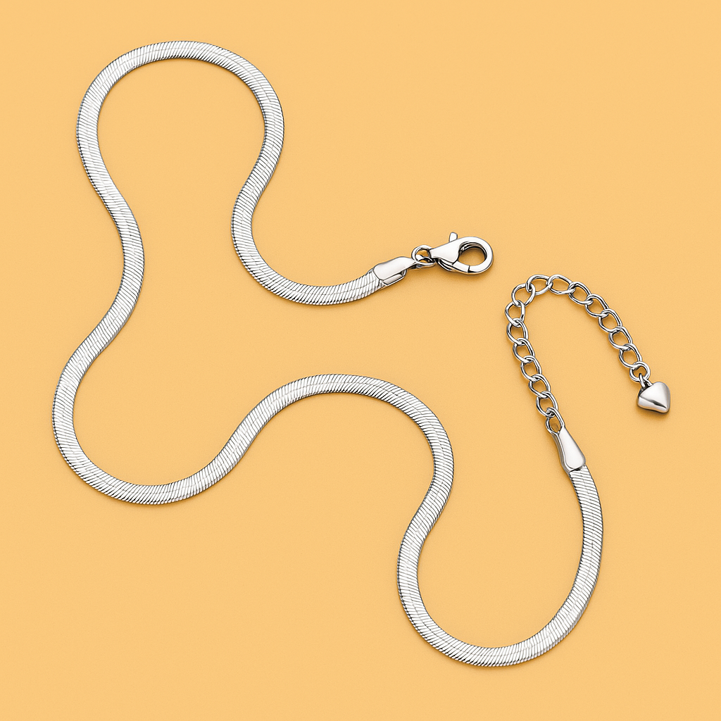 Raffinierte Halskette aus Schlangenknochen - Vergoldete Eleganz