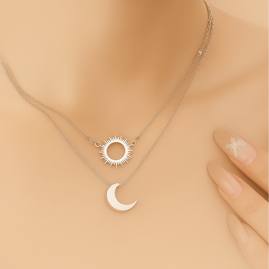 2pcs Elegante Sonne & Mond Anhänger Halskette Set