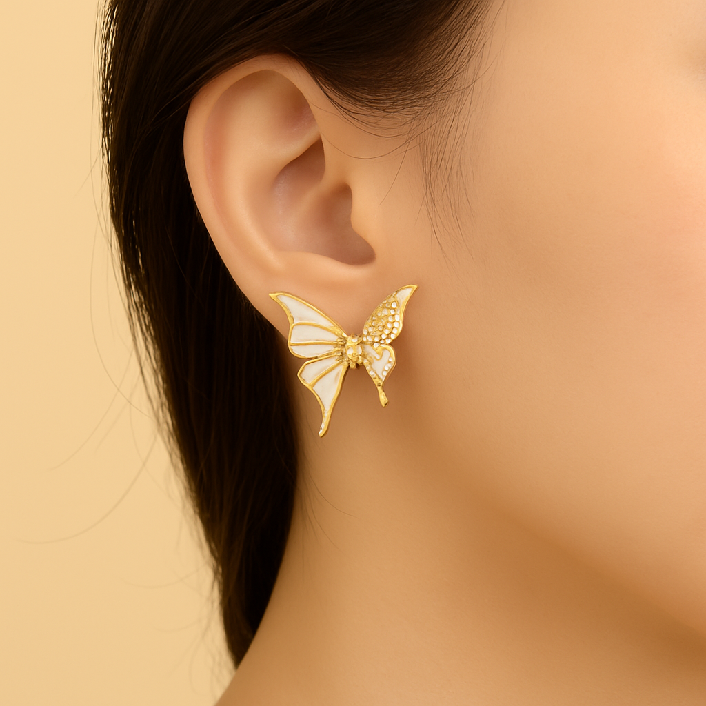 Zarte Schmetterlingsflügel-Ohrstecker mit Steinen
