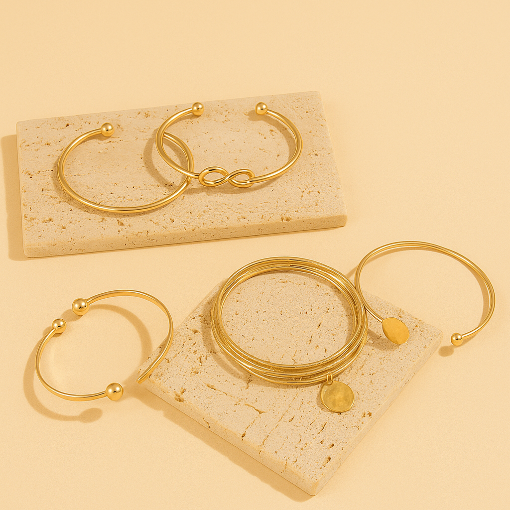 Set aus 5 minimalistischen Legierungsarmbändern - Geometrisch und glänzend