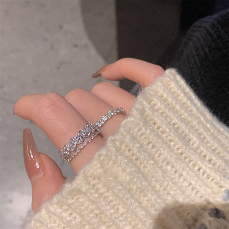 Doppelte Kaskade Zirkonia Ringe