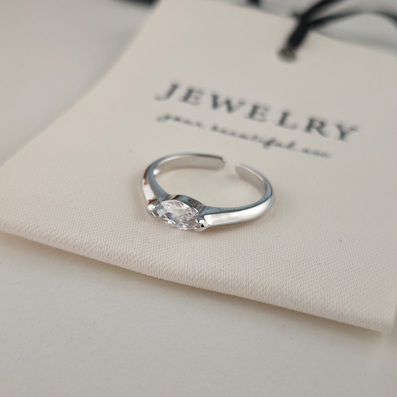 Aya Ring aus Weißgold