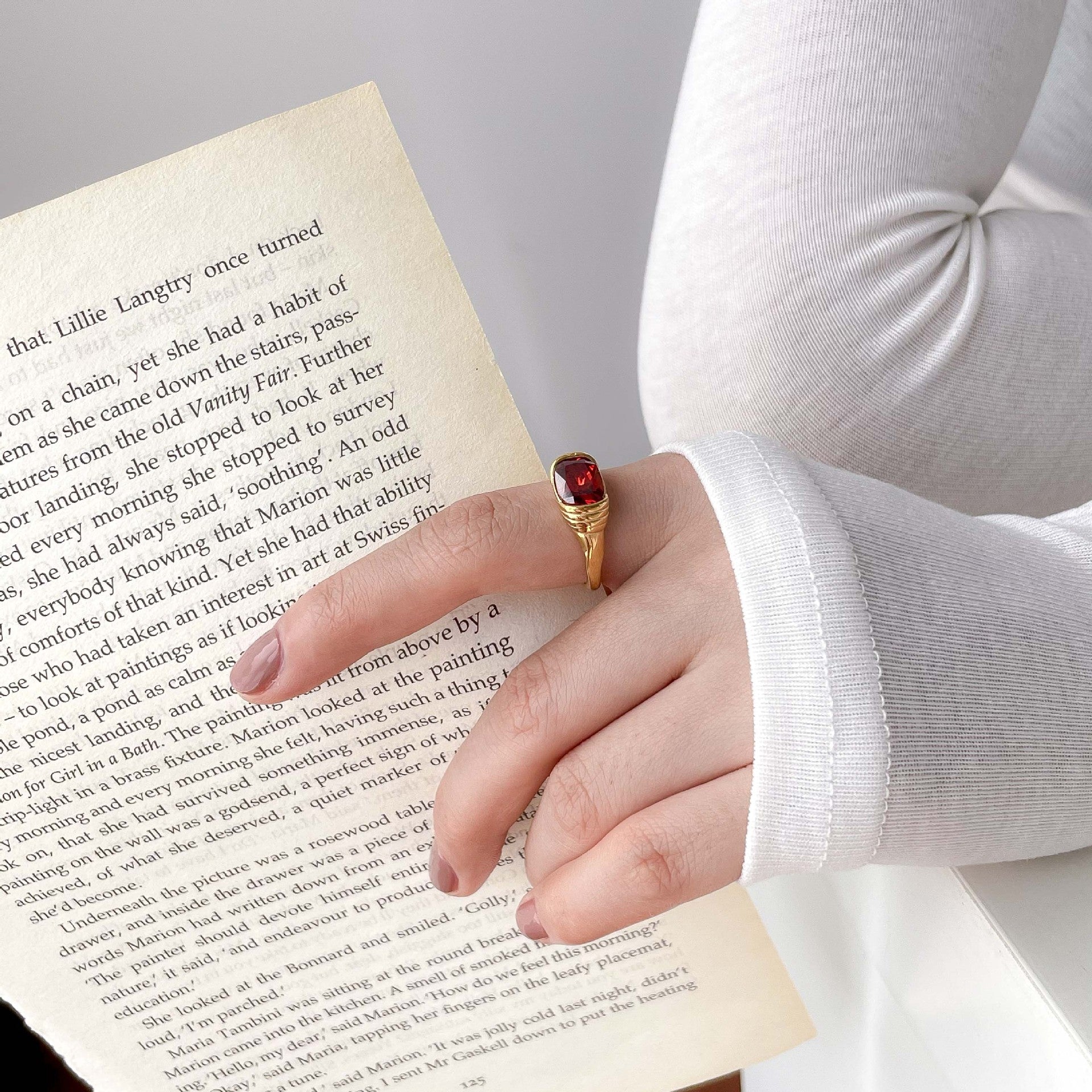 Karminroter Erbstückring