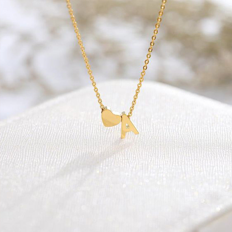 Ria Initial Letter Gold Halskette