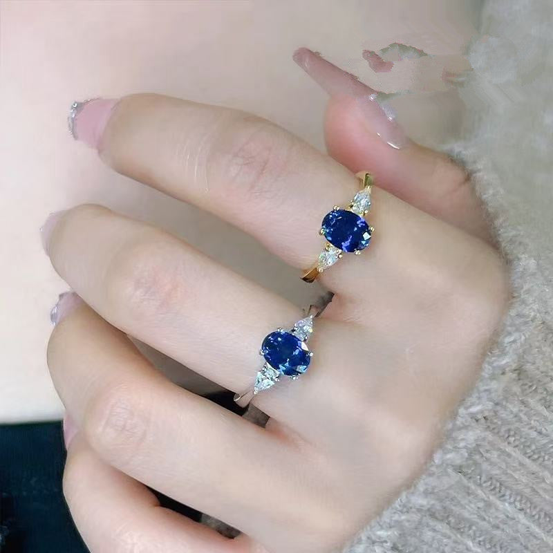 Marin Thorneau Ring | Weißgold