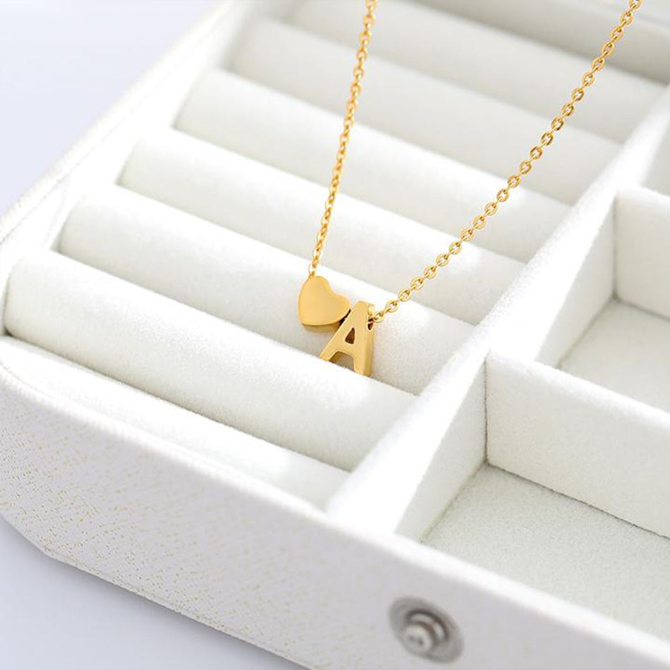 Ria Initial Letter Gold Halskette