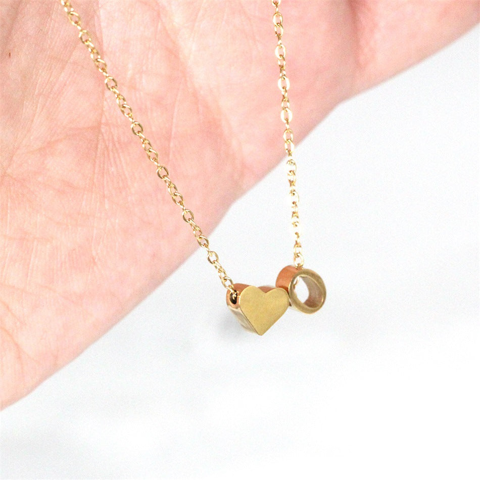 Ria Initial Letter Gold Halskette