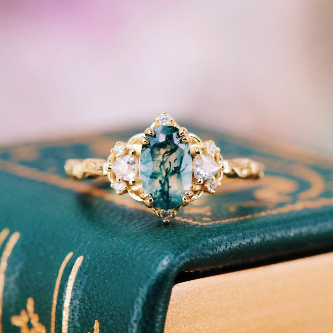 Grüner Moosachat-Ring in Gelbgold