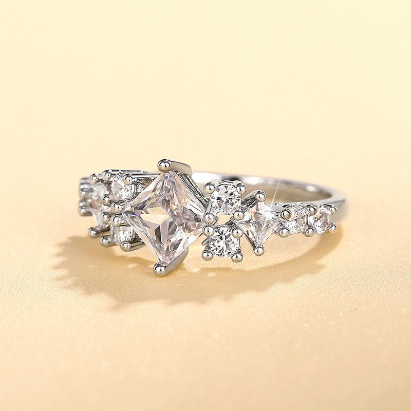 Cressida Lumere Ring | Weißgold